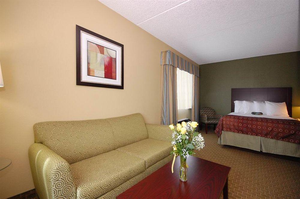 Best Western Airport Inn & Suites Cleveland Brook Park Exterior foto