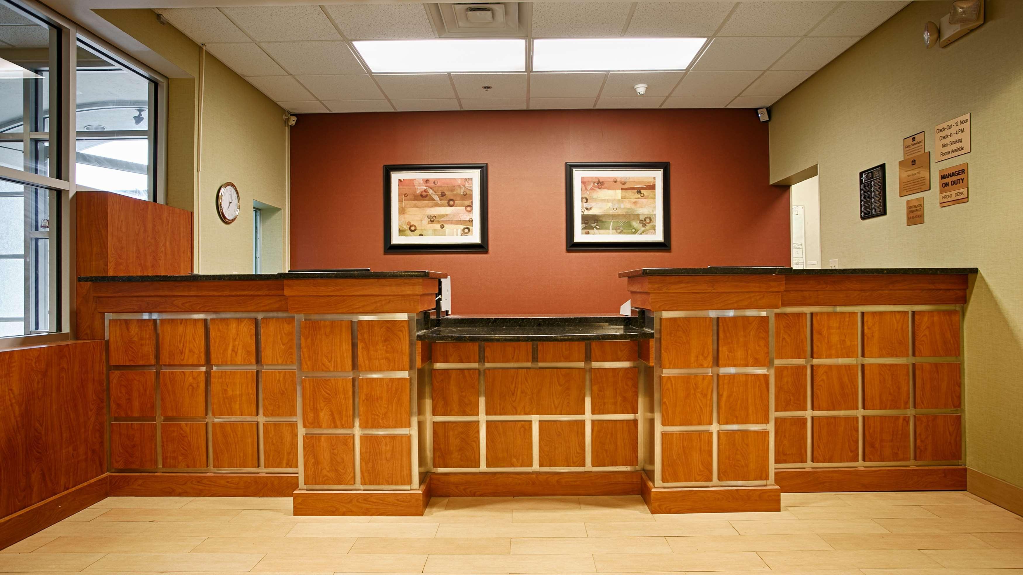 Best Western Airport Inn & Suites Cleveland Brook Park Exterior foto